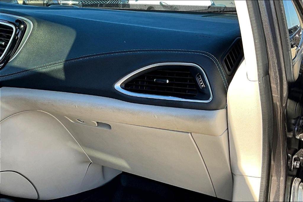 used 2018 Chrysler Pacifica Hybrid car, priced at $19,995