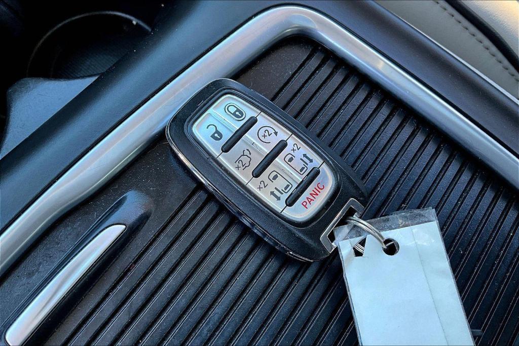 used 2018 Chrysler Pacifica Hybrid car, priced at $19,995