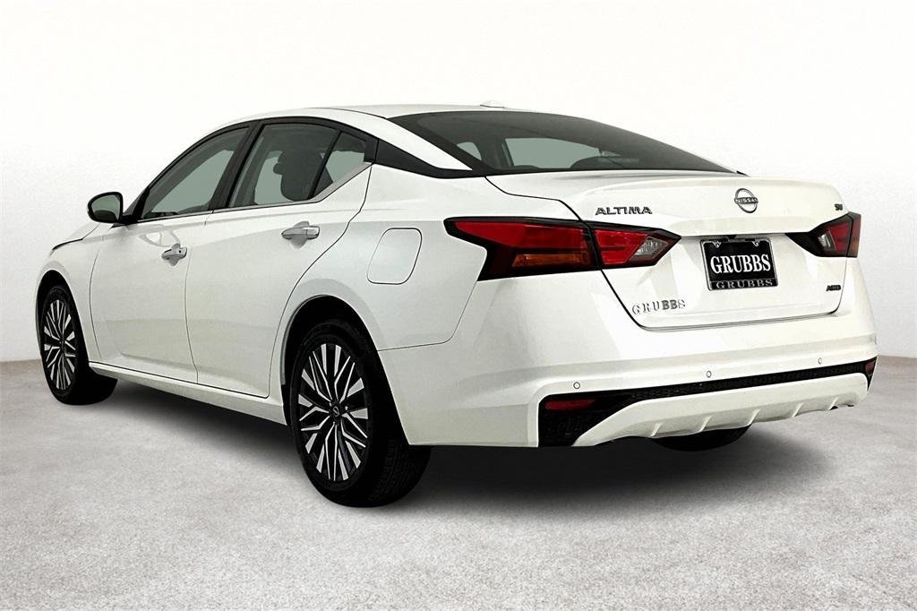 used 2023 Nissan Altima car, priced at $21,000