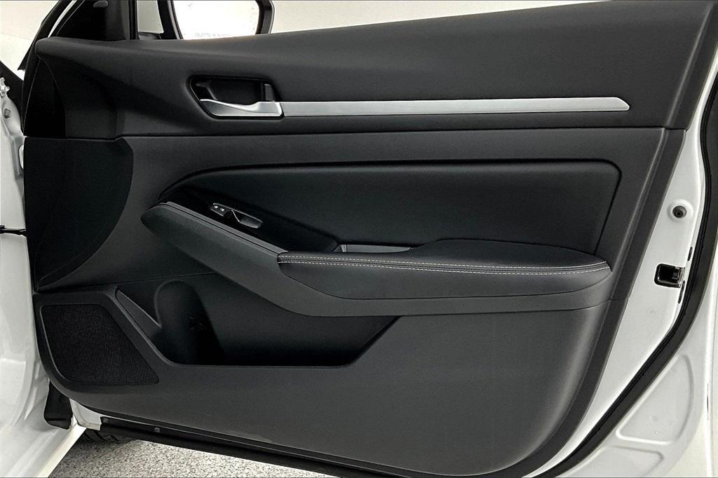 used 2023 Nissan Altima car, priced at $21,300