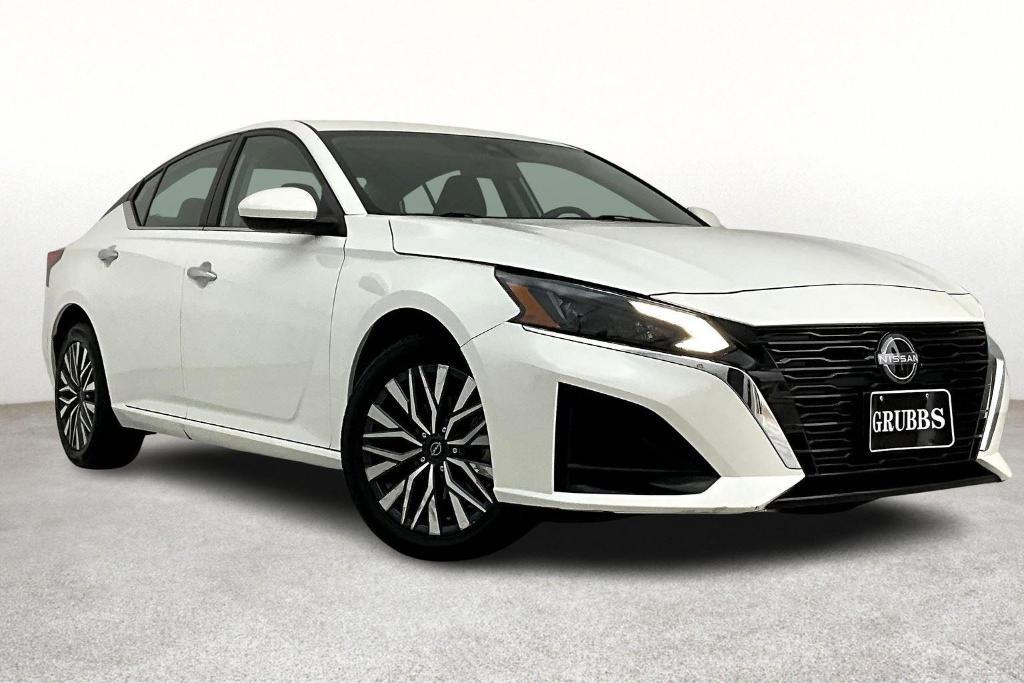 used 2023 Nissan Altima car, priced at $19,950