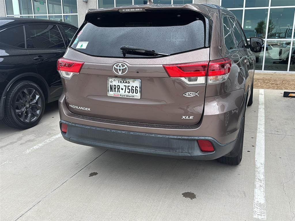 used 2018 Toyota Highlander car, priced at $22,950