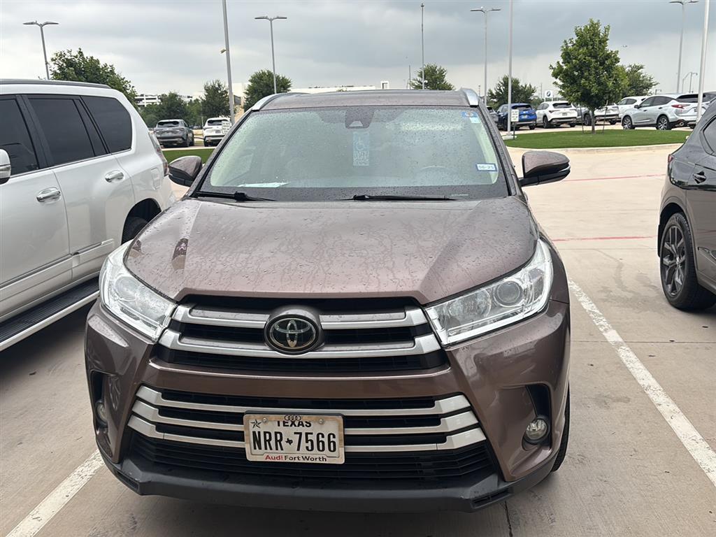 used 2018 Toyota Highlander car, priced at $22,950