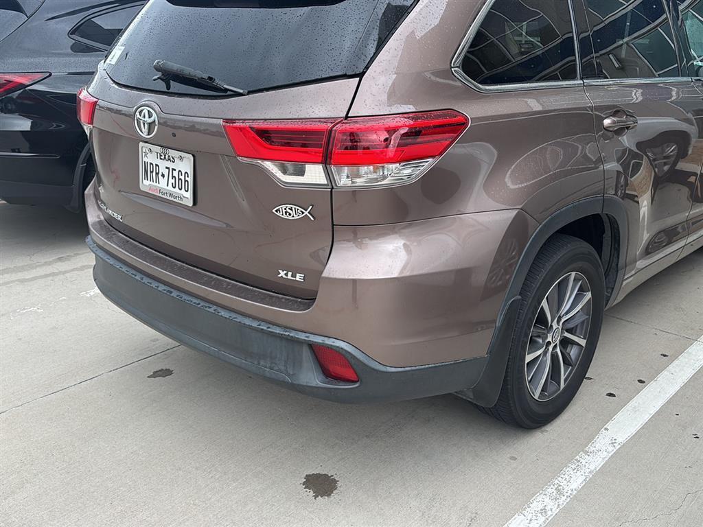 used 2018 Toyota Highlander car, priced at $22,950
