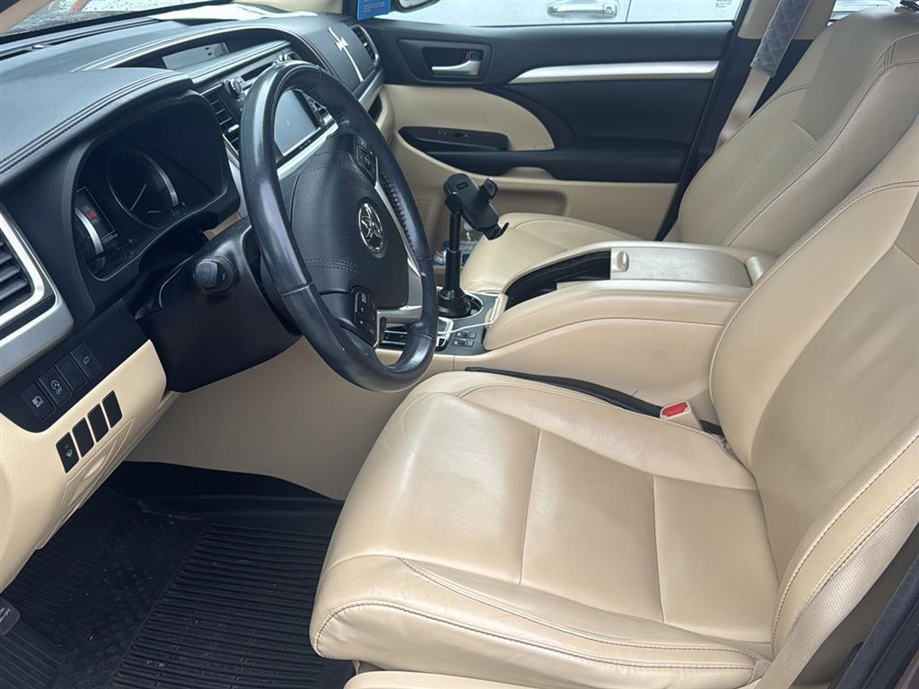 used 2018 Toyota Highlander car, priced at $22,950