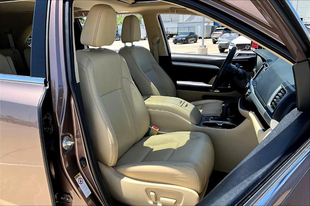 used 2018 Toyota Highlander car, priced at $22,000