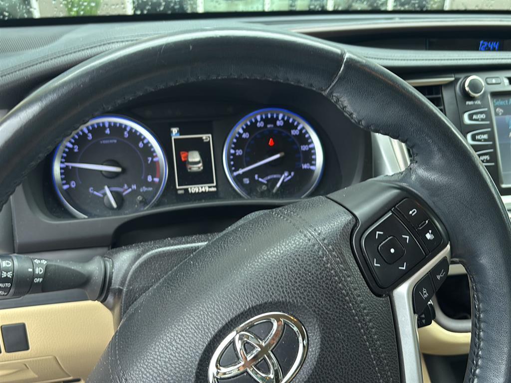 used 2018 Toyota Highlander car, priced at $22,950