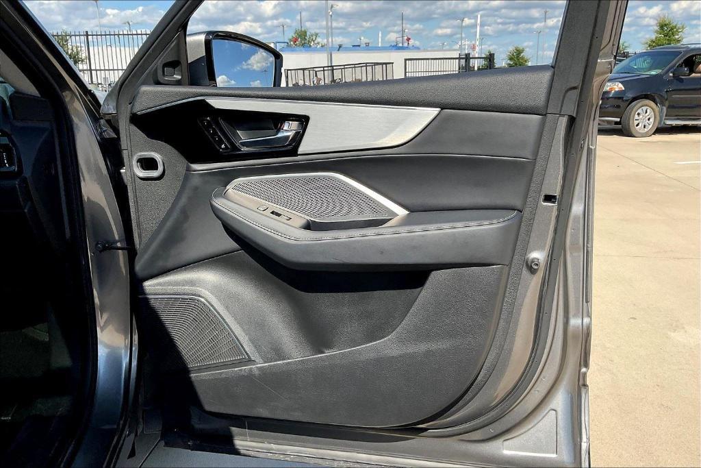 used 2023 Acura MDX car, priced at $39,600