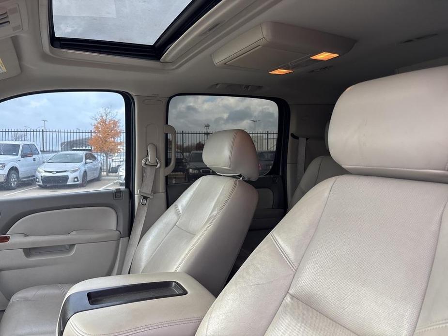 used 2012 Chevrolet Suburban car, priced at $16,000