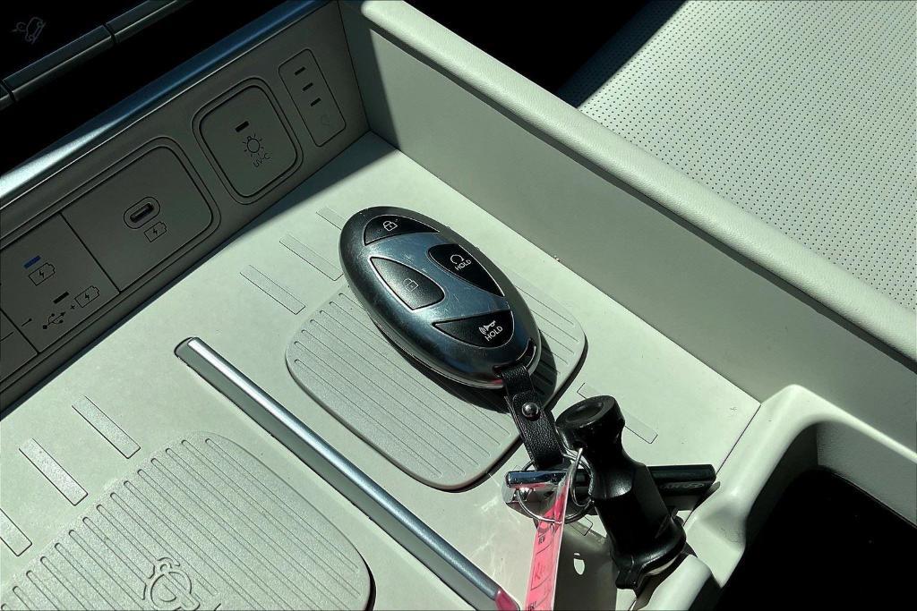 used 2024 Hyundai Santa Fe car, priced at $39,500