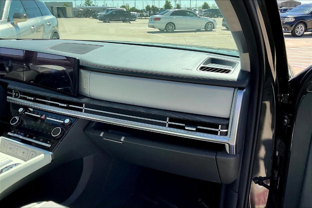 used 2024 Hyundai Santa Fe car, priced at $39,500