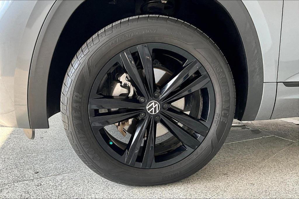 used 2023 Volkswagen Atlas car, priced at $33,500