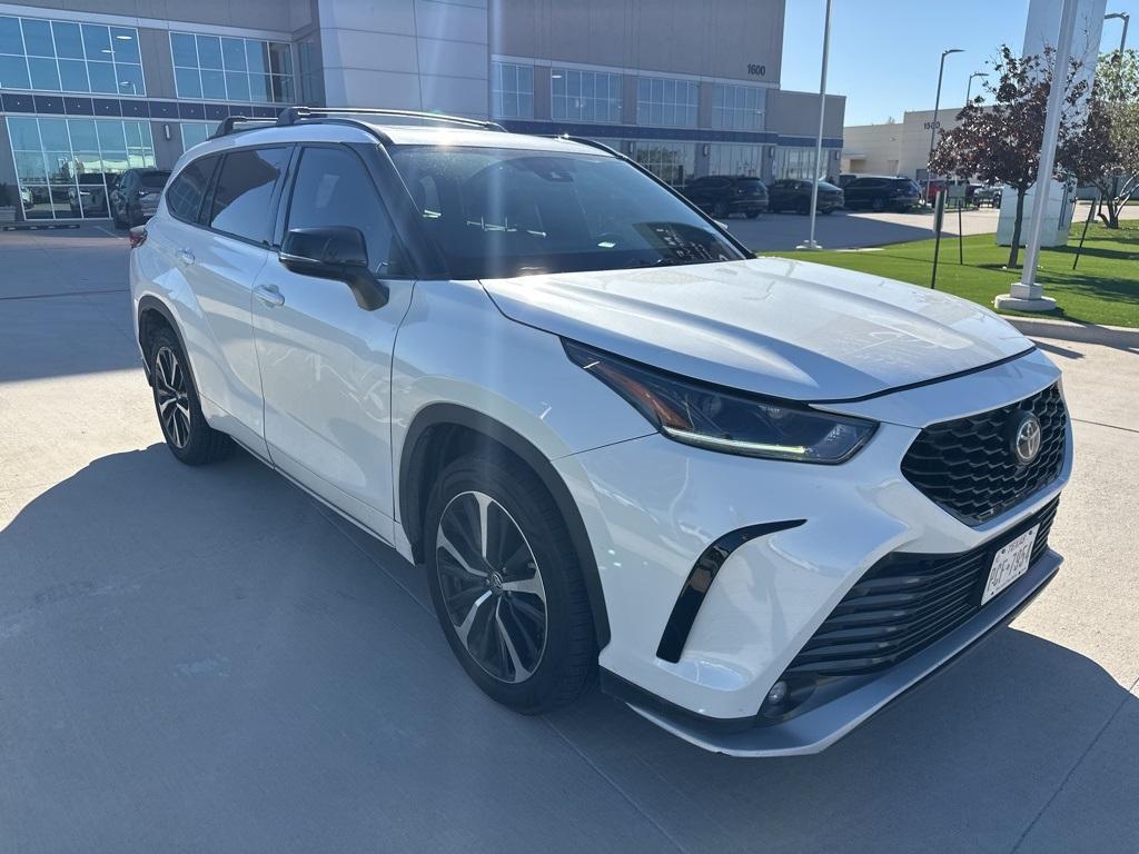 used 2021 Toyota Highlander car, priced at $33,500