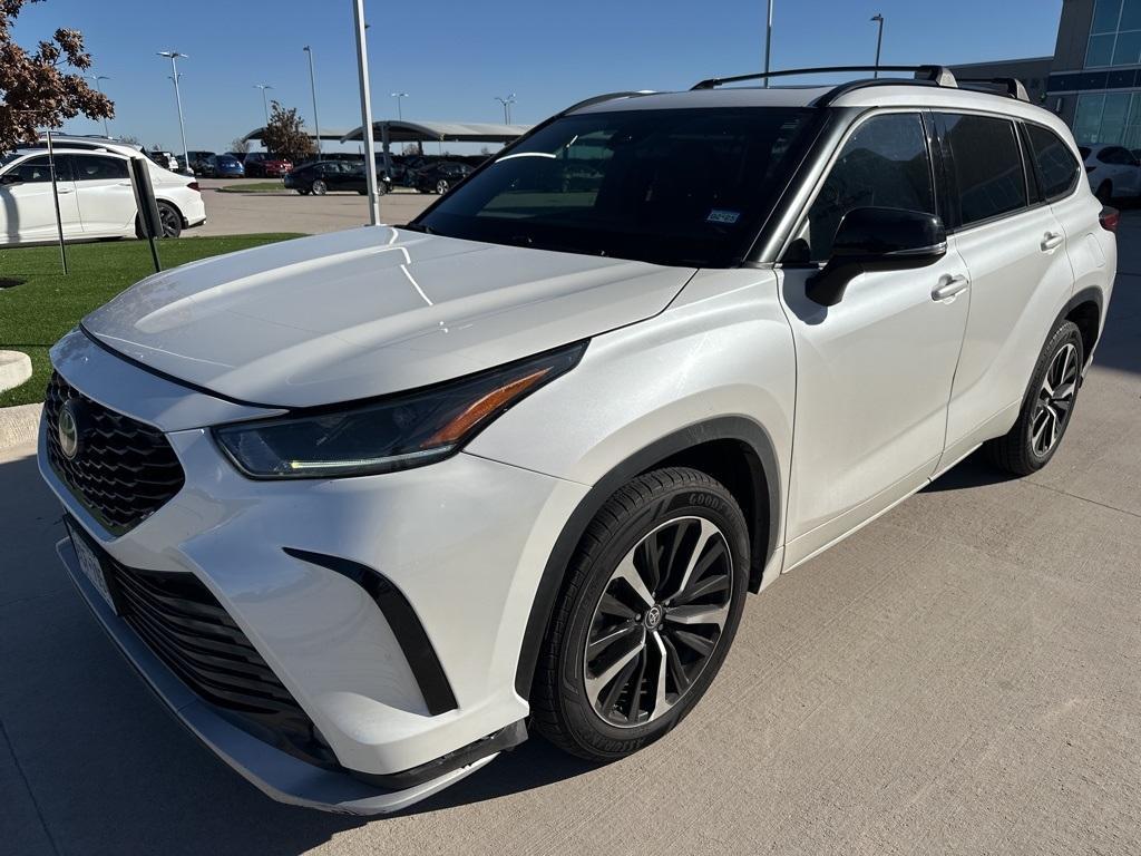 used 2021 Toyota Highlander car, priced at $33,500