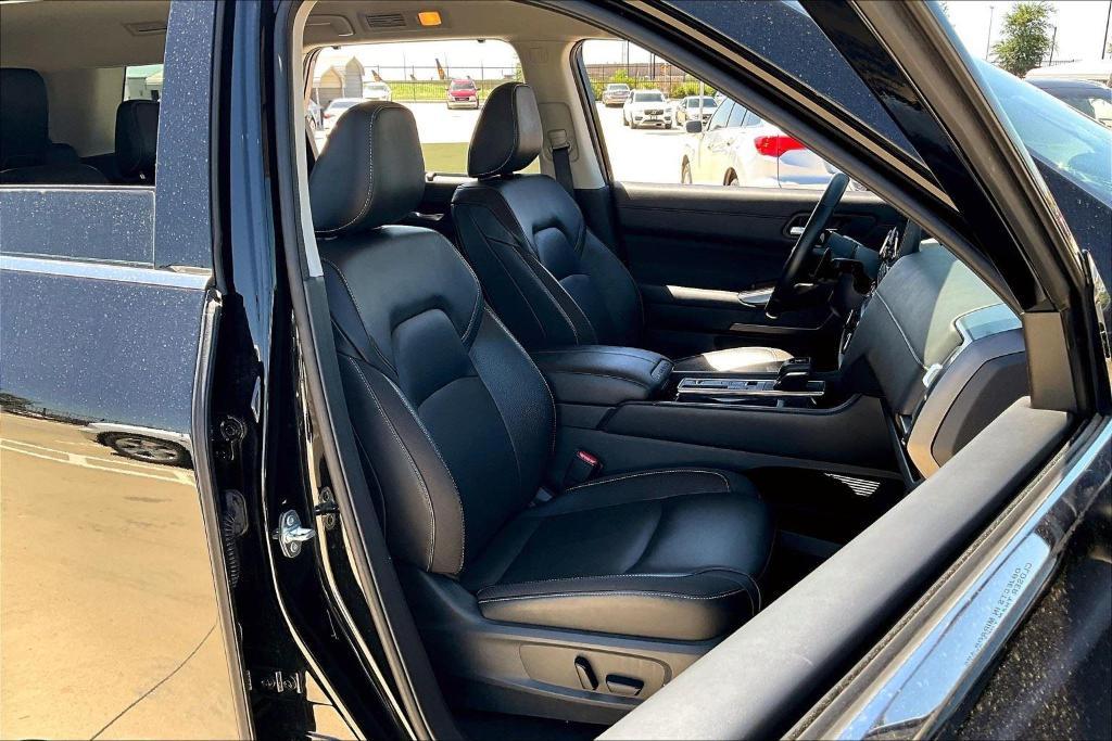 used 2022 Nissan Pathfinder car, priced at $28,000