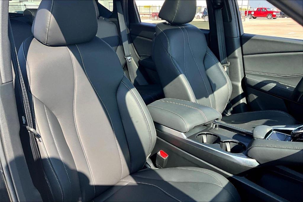 used 2025 Acura RDX car, priced at $39,900