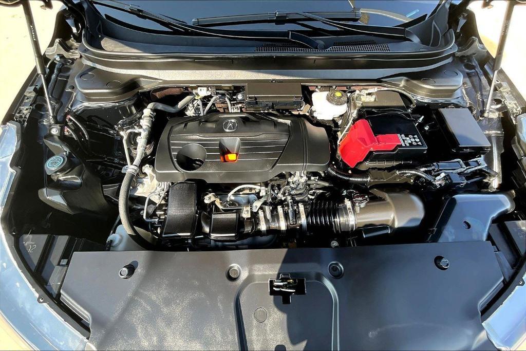used 2025 Acura RDX car, priced at $39,900