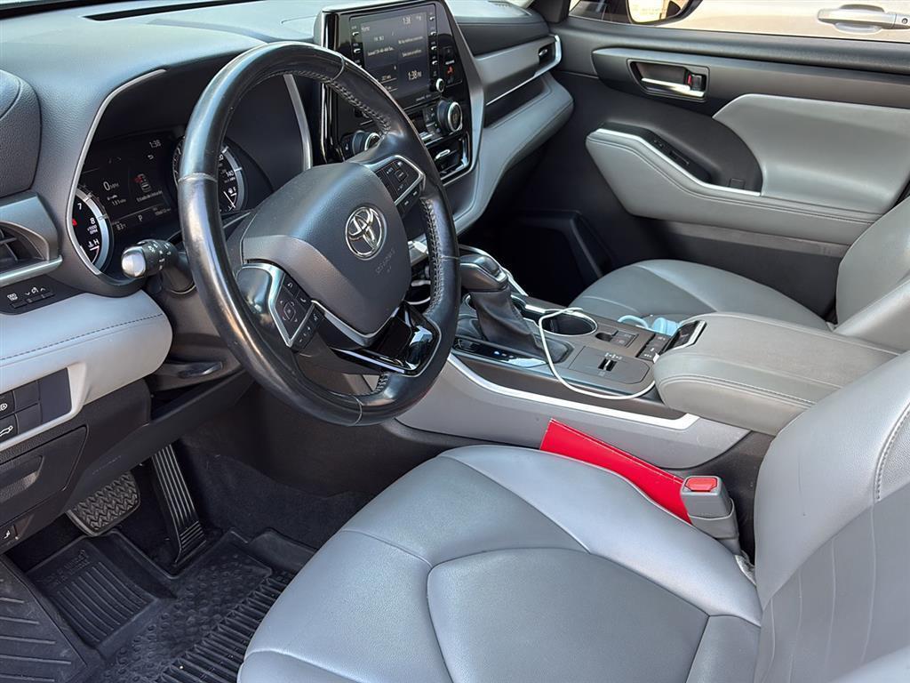 used 2021 Toyota Highlander car, priced at $25,000