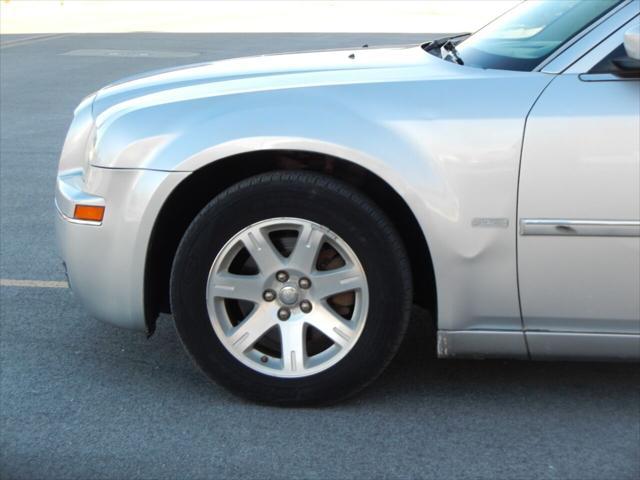 used 2006 Chrysler 300 car, priced at $10,995