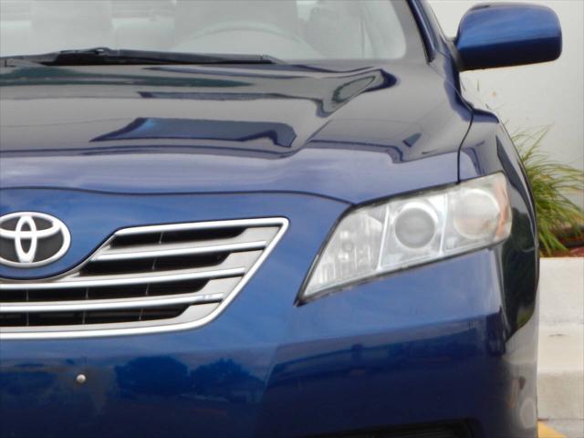 used 2007 Toyota Camry Hybrid car, priced at $9,995