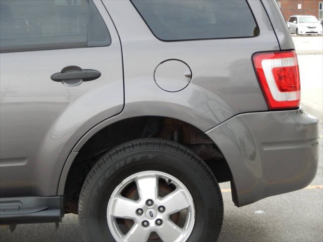 used 2009 Ford Escape car, priced at $7,995