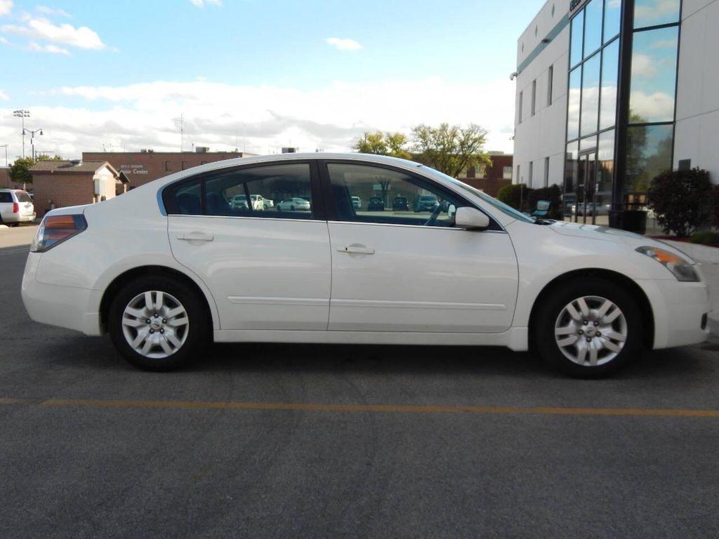 used 2009 Nissan Altima car, priced at $6,995