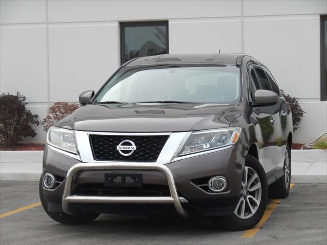 used 2013 Nissan Pathfinder car, priced at $10,995
