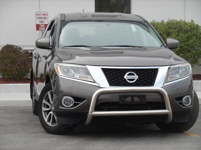 used 2013 Nissan Pathfinder car, priced at $10,995