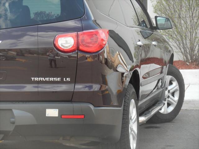 used 2009 Chevrolet Traverse car, priced at $9,995
