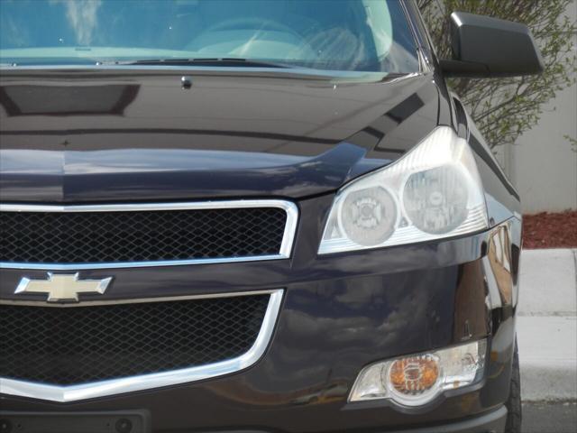 used 2009 Chevrolet Traverse car, priced at $9,995