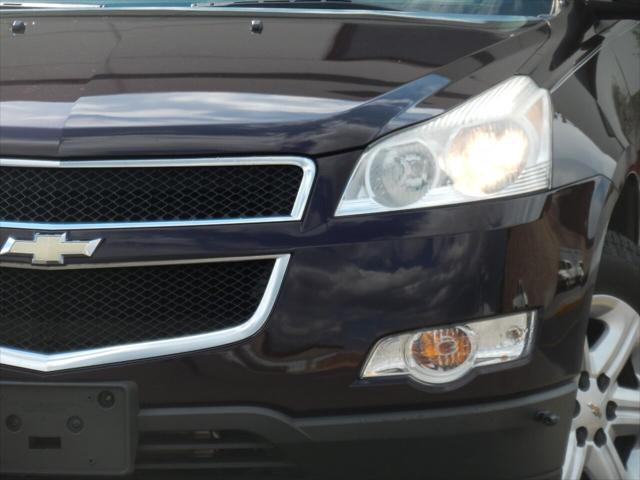 used 2009 Chevrolet Traverse car, priced at $9,995