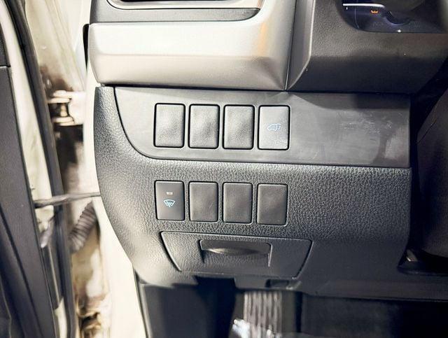 used 2015 Toyota Highlander car, priced at $18,650