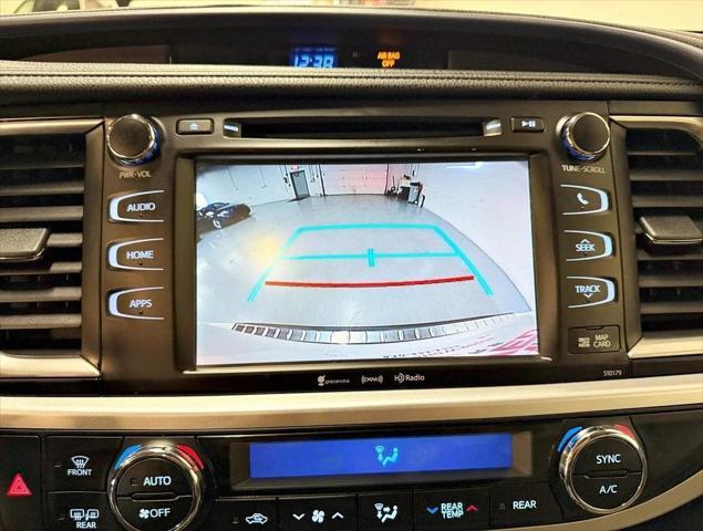used 2018 Toyota Highlander car, priced at $17,444
