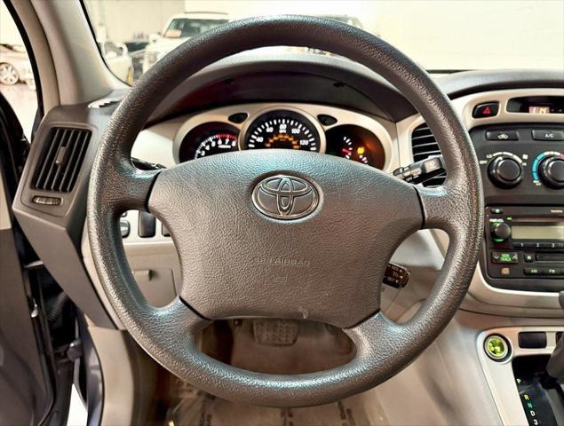 used 2007 Toyota Highlander car, priced at $7,950