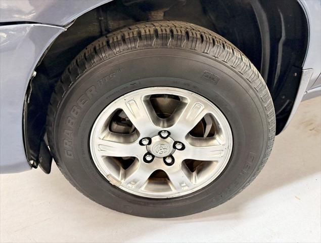 used 2007 Toyota Highlander car, priced at $6,150