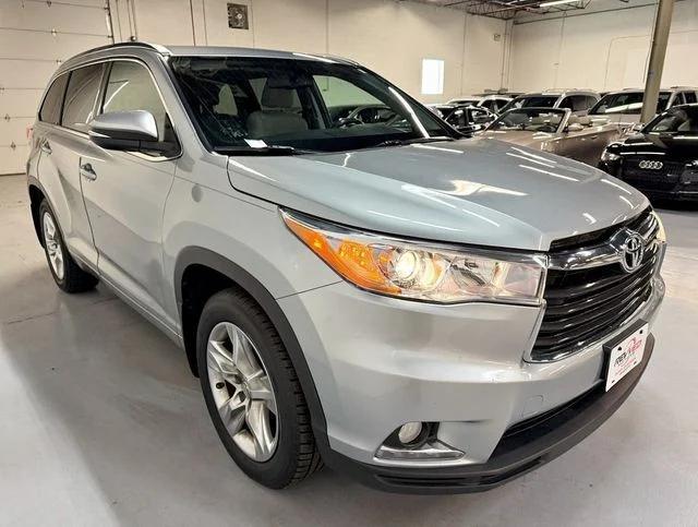 used 2015 Toyota Highlander car, priced at $17,950