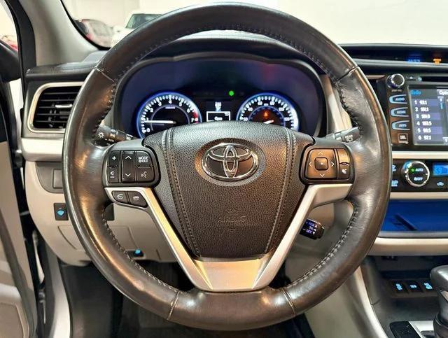 used 2015 Toyota Highlander car, priced at $17,950