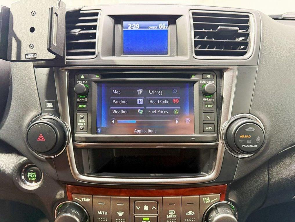 used 2013 Toyota Highlander car, priced at $11,950