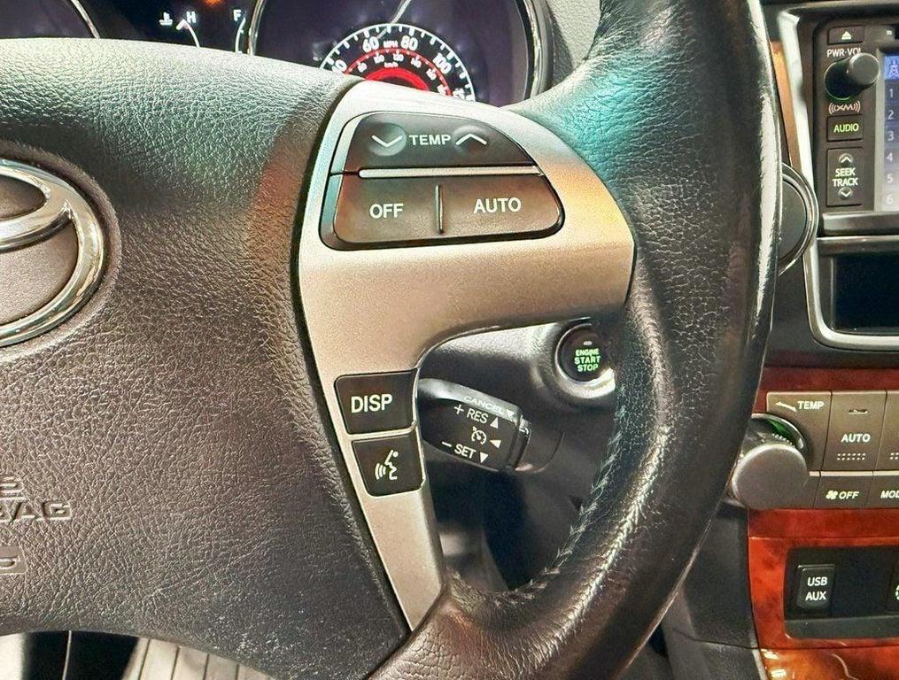 used 2013 Toyota Highlander car, priced at $11,950