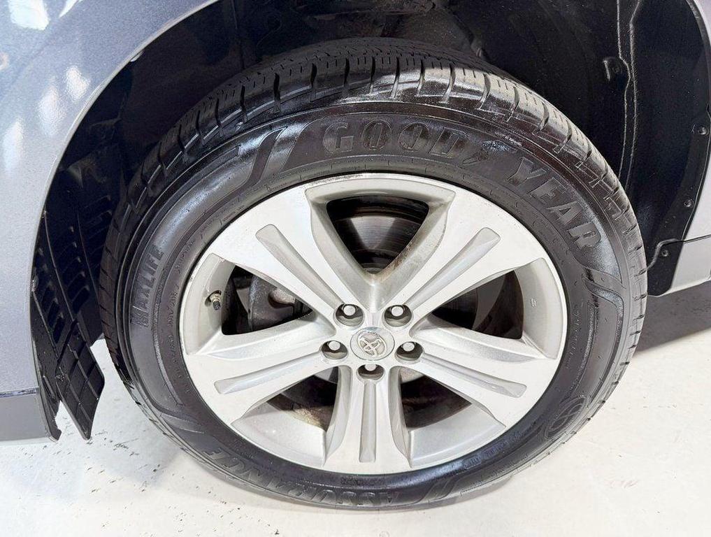 used 2013 Toyota Highlander car, priced at $11,950