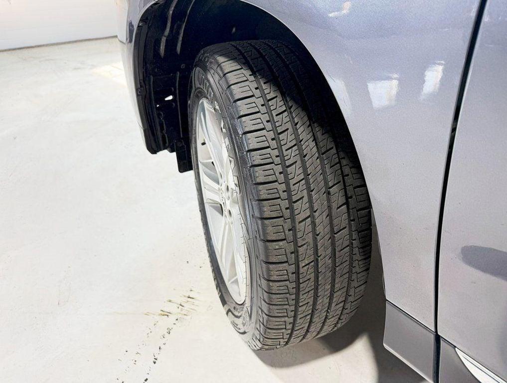 used 2013 Toyota Highlander car, priced at $11,950