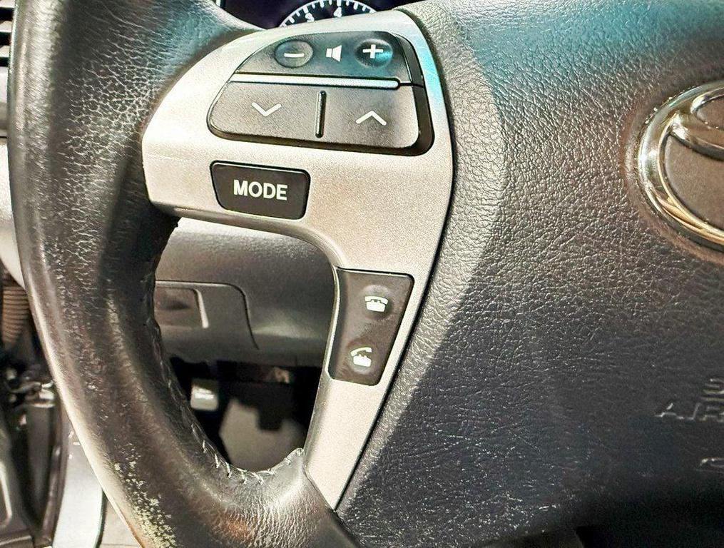 used 2013 Toyota Highlander car, priced at $11,950