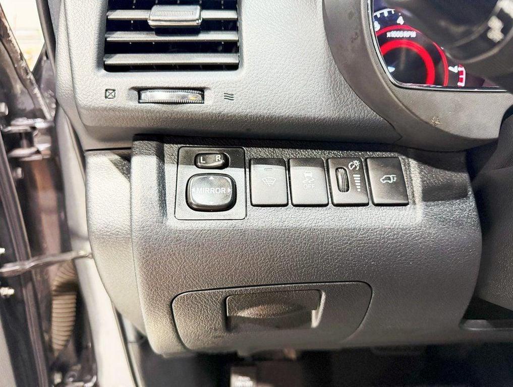 used 2013 Toyota Highlander car, priced at $11,950