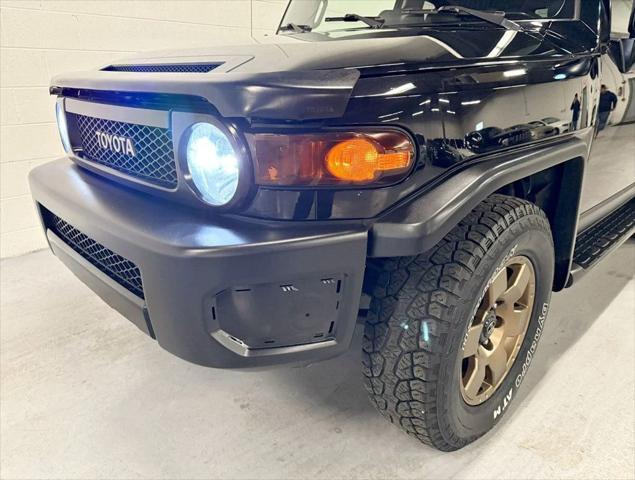 used 2007 Toyota FJ Cruiser car, priced at $17,950