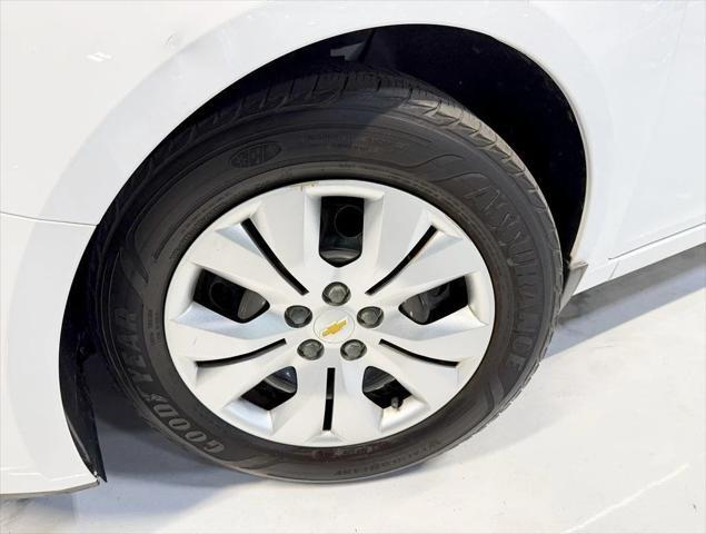 used 2013 Chevrolet Cruze car, priced at $4,450