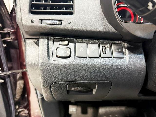 used 2013 Toyota Highlander car, priced at $11,550