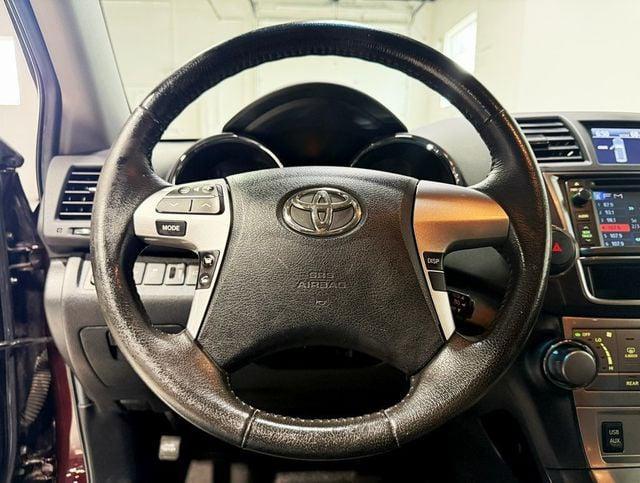 used 2013 Toyota Highlander car, priced at $11,550