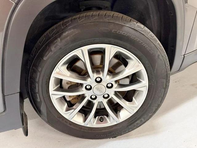 used 2019 Jeep Cherokee car, priced at $13,950