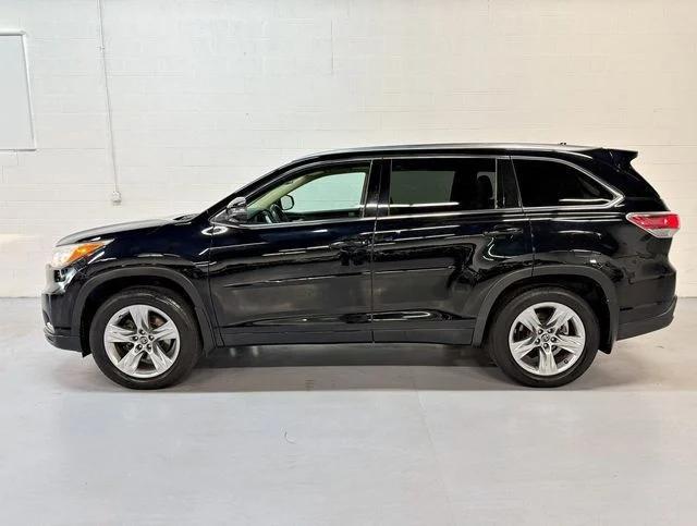 used 2016 Toyota Highlander car, priced at $21,950