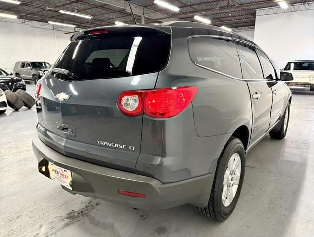 used 2009 Chevrolet Traverse car, priced at $5,950